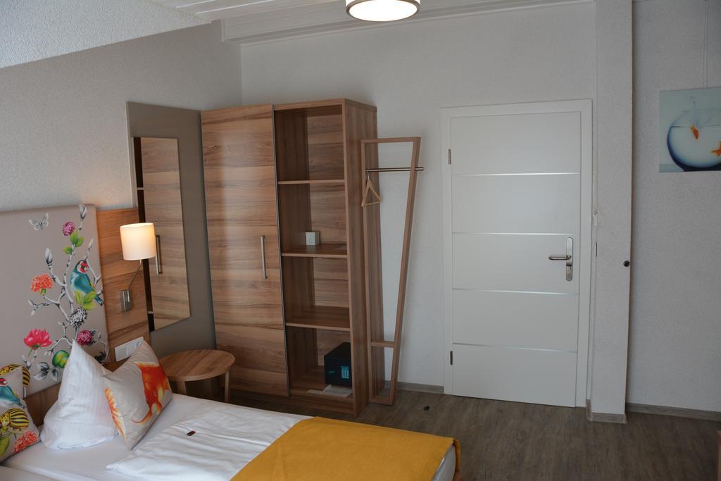 Alpina Hotel โรเซินไฮม์ ภายนอก รูปภาพ